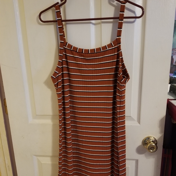 Planted Gold Button Front Midi Dress - Picture 7 of 8